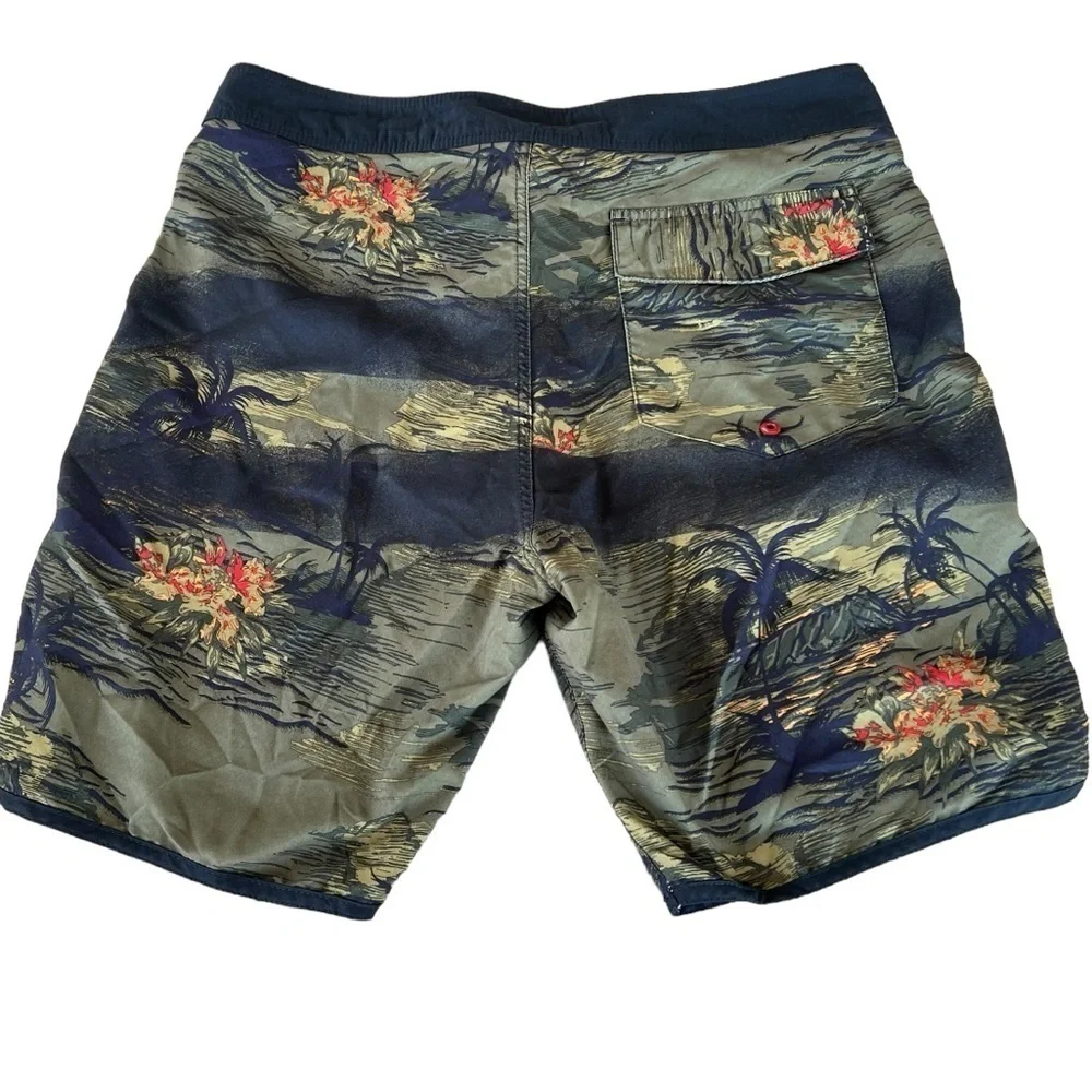 FOX Racing Dark Hawaiian Tropical Boardshorts Green Black 9” Inseam Size 34 GUC